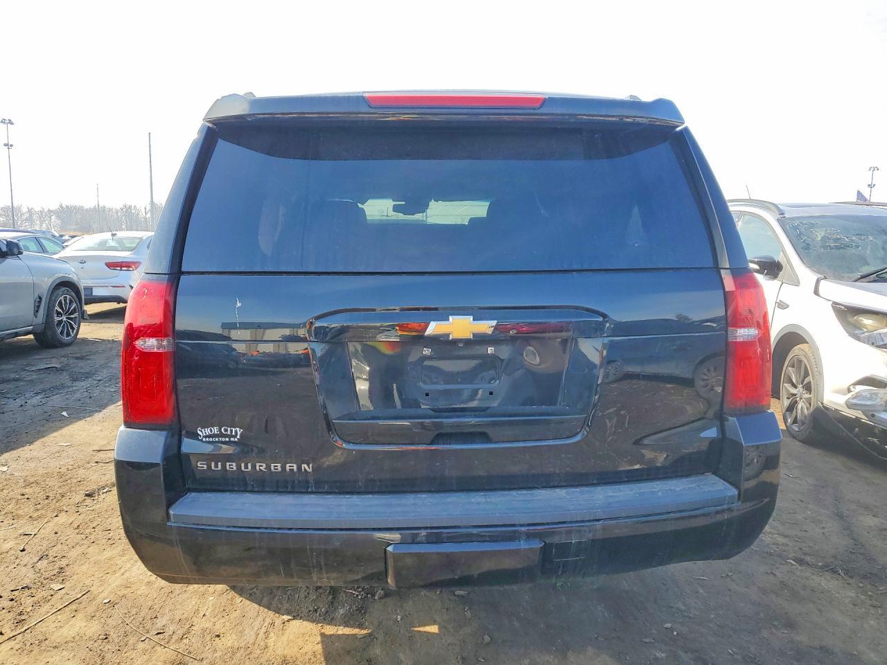 2017 Chevrolet Suburban K1500 Lt - zdjęcie 6