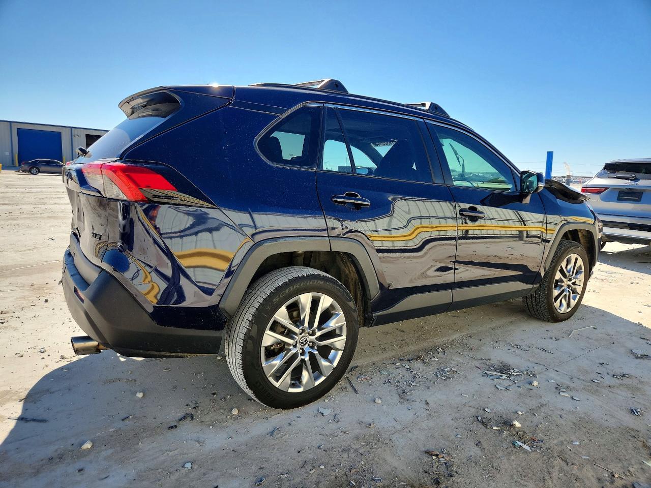 2021 Toyota Rav4 Xle Premium - zdjęcie 3