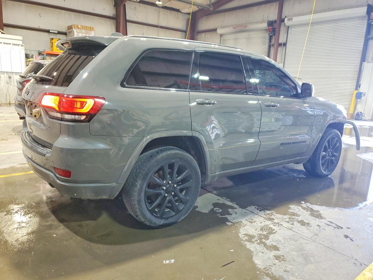 2019 Jeep Grand Cherokee Laredo - zdjęcie 3