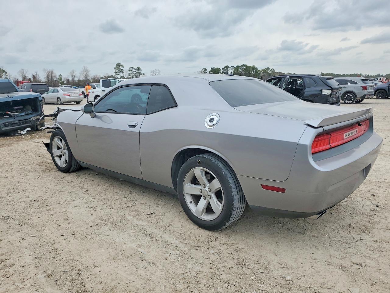 2014 Dodge Challenger Sxt - zdjęcie 2