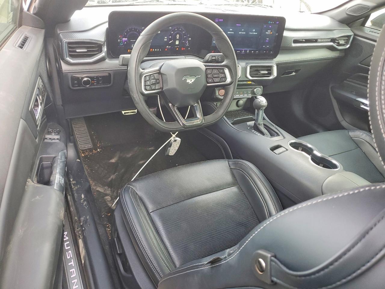 2024 Ford Mustang - zdjęcie 8