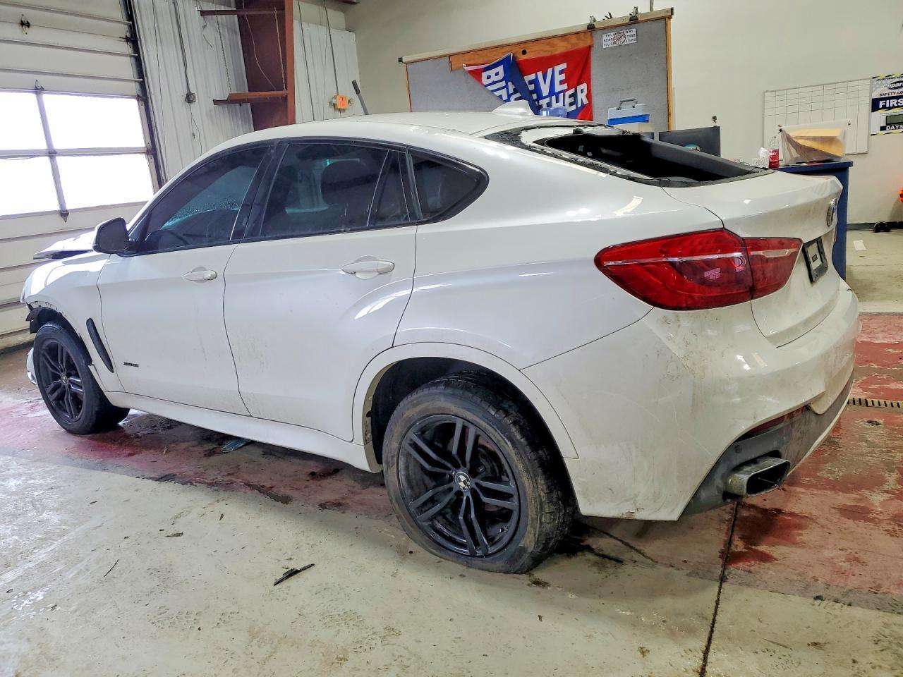 2016 BMW X6 xDrive35I - zdjęcie 2