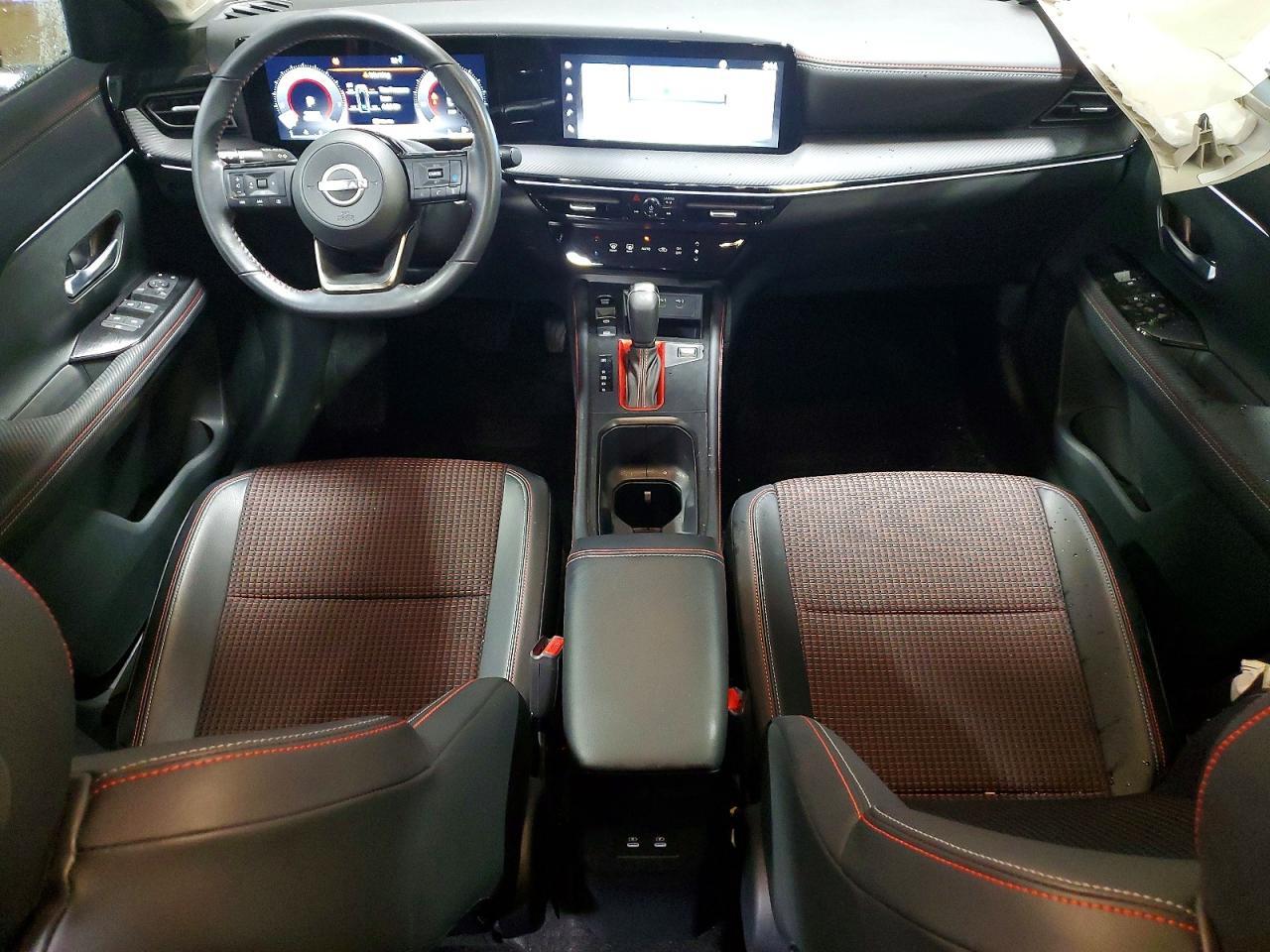 2025 Nissan Kicks Sr - zdjęcie 8