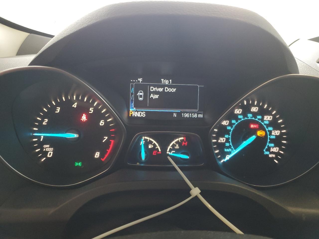 2016 Ford Escape S - zdjęcie 9