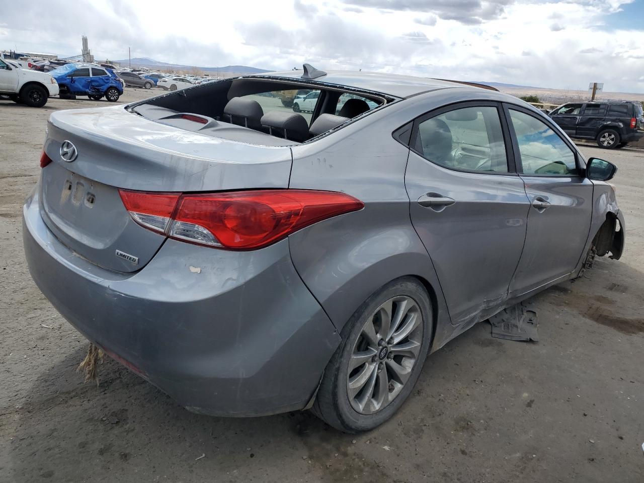 2013 Hyundai Elantra Gls - zdjęcie 3
