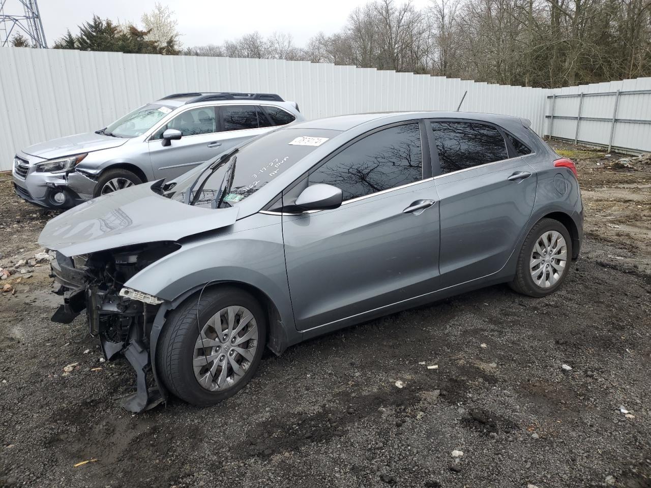 2016 Hyun Elantra Gt - zdjęcie główne
