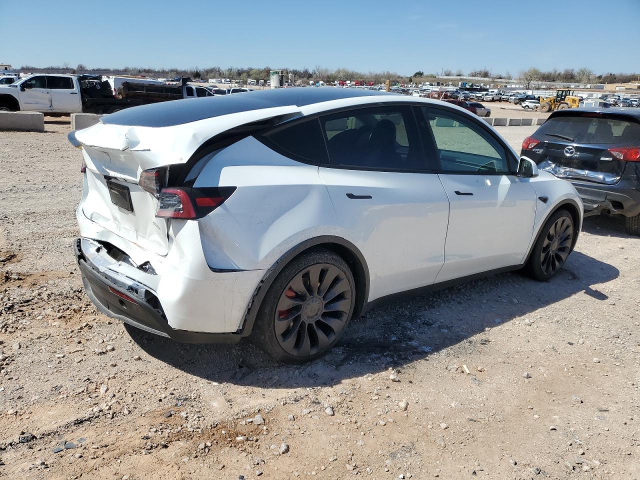 2024 Tesla Model Y - zdjęcie 3