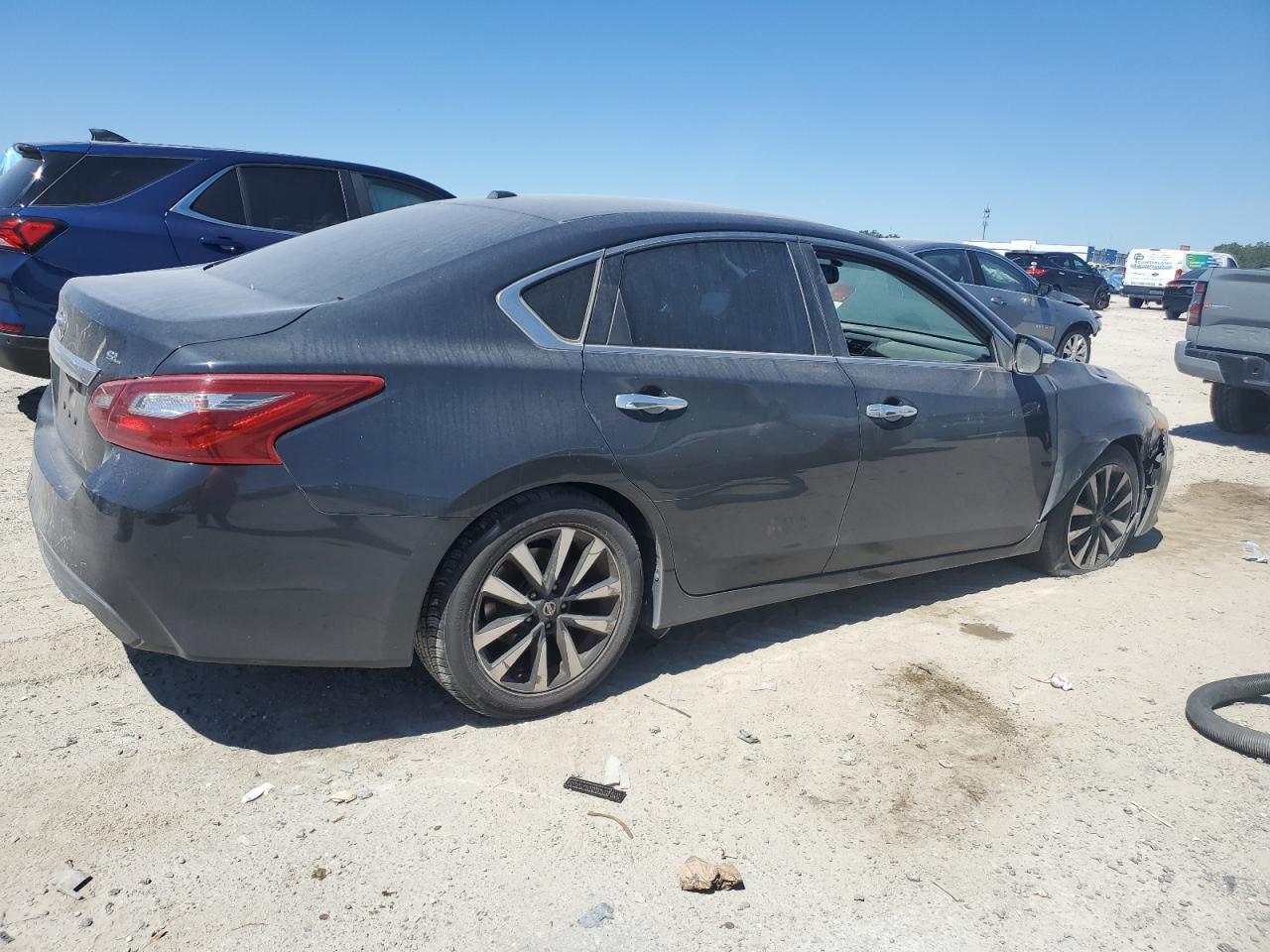 2018 Nissan Altima 2.5 - zdjęcie 3