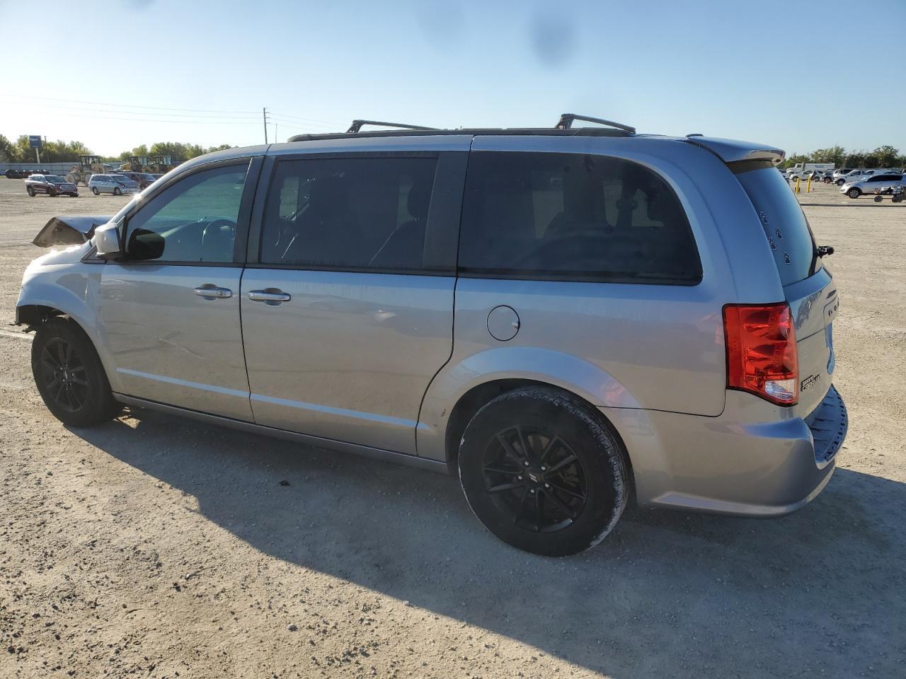 2019 Dodge Grand Caravan Gt - zdjęcie 2