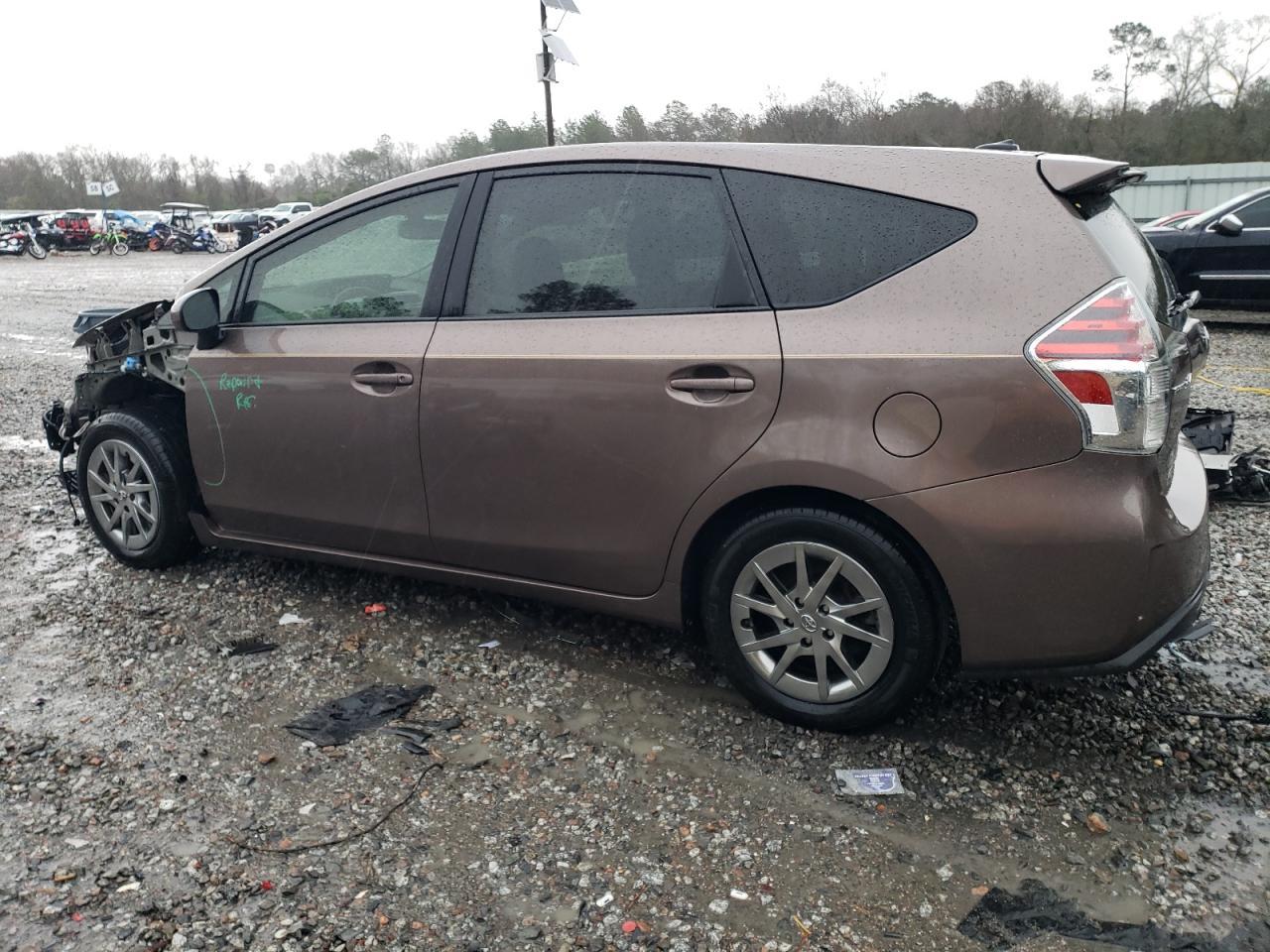 2017 Toyota Prius V - zdjęcie 2