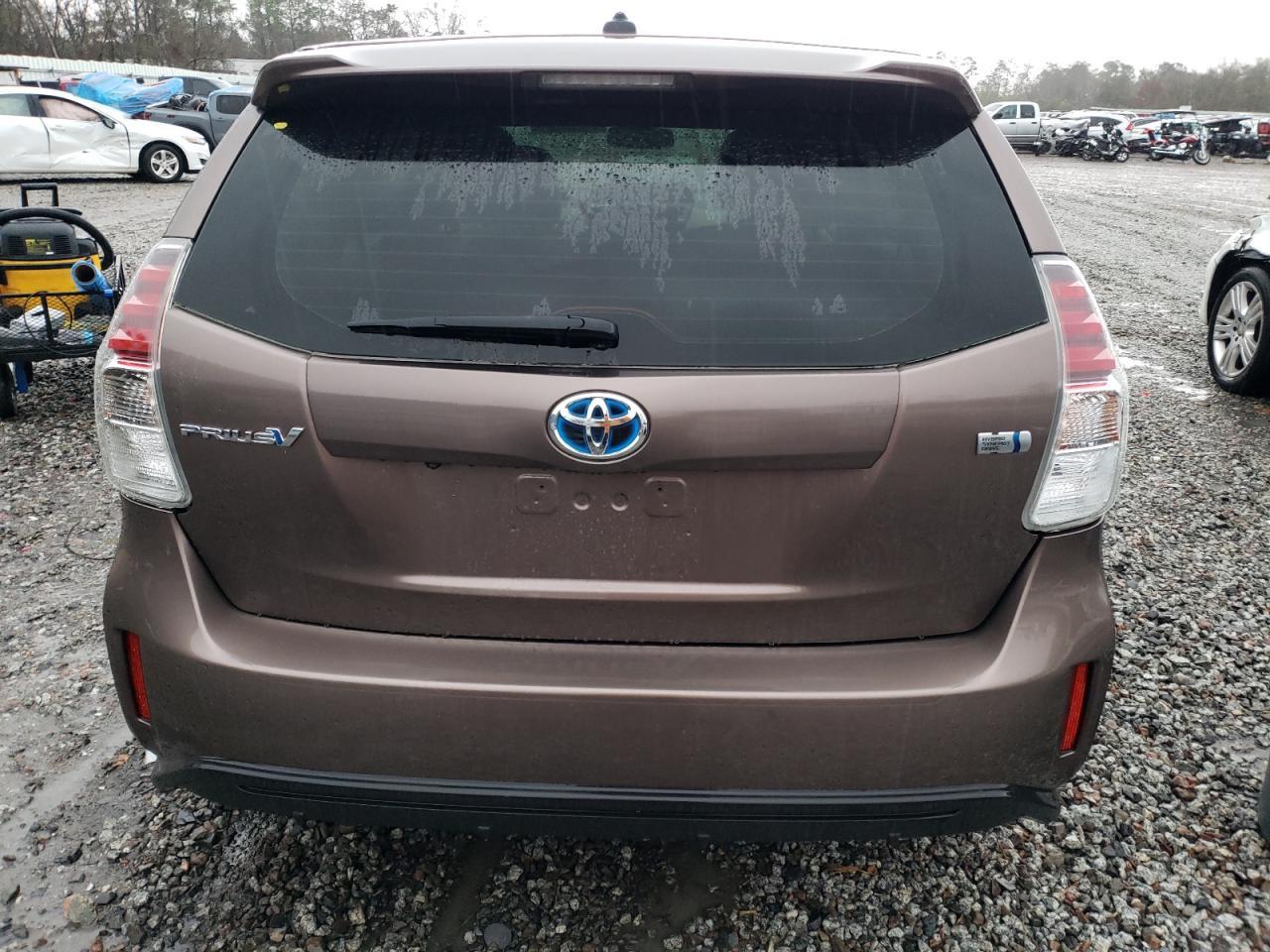 2017 Toyota Prius V - zdjęcie 6