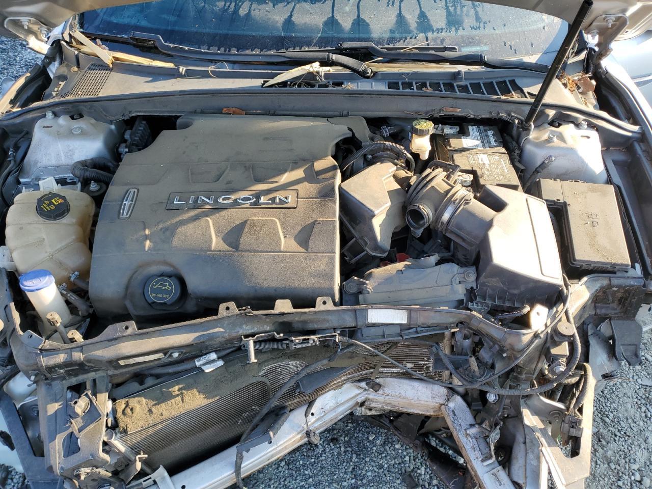 2018 Lincoln Continental Premiere - zdjęcie 11