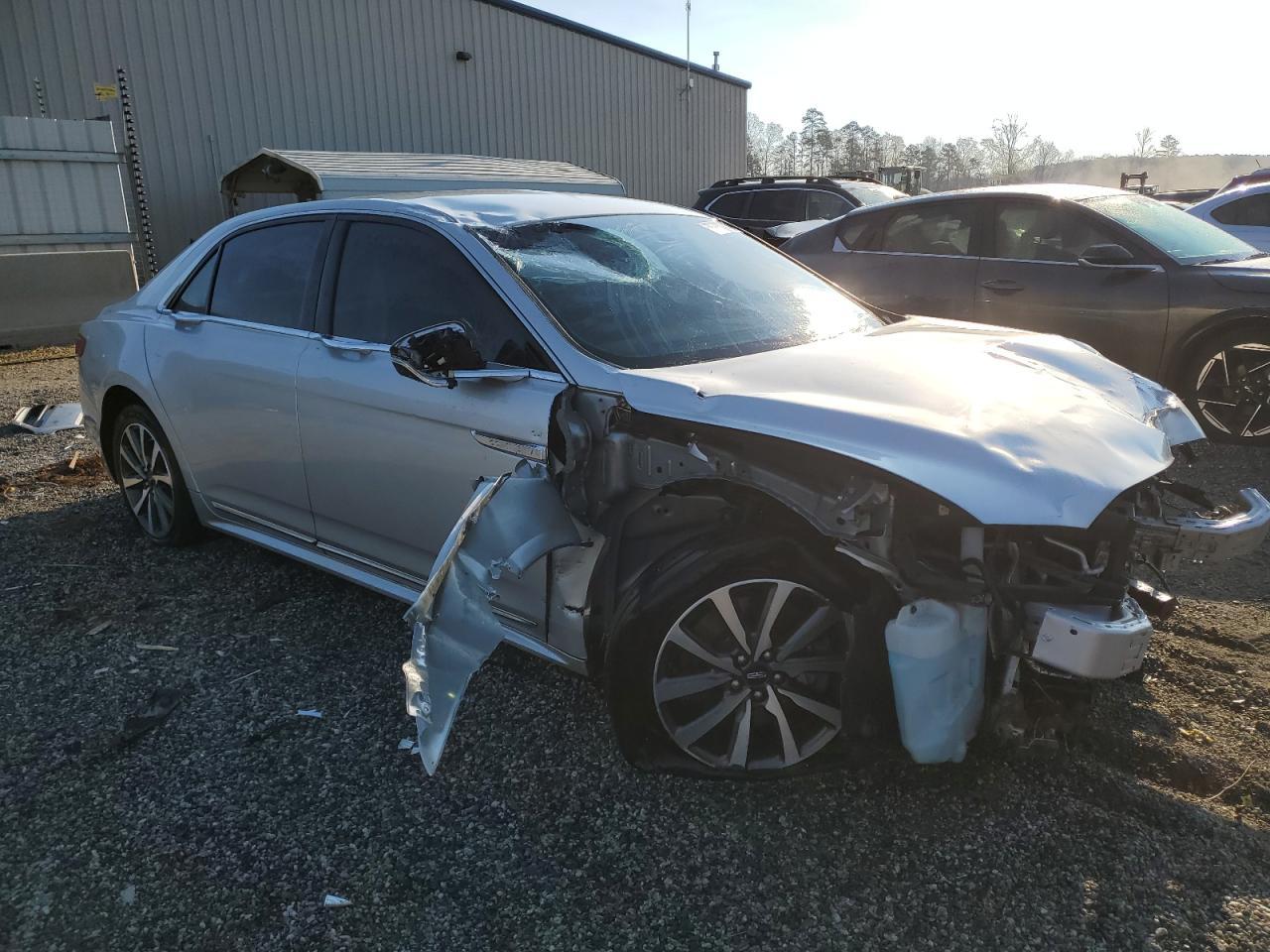 2018 Lincoln Continental Premiere - zdjęcie 4