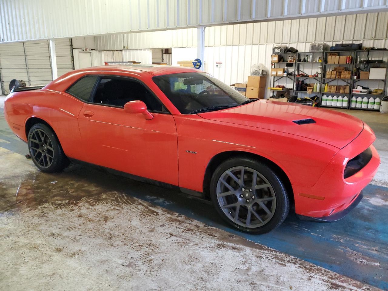 2018 Dodge Challenger - zdjęcie 4