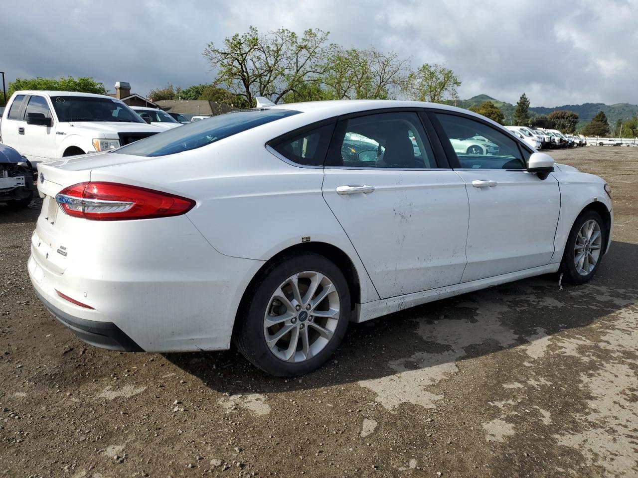 2020 Ford Fusion Se - zdjęcie 3