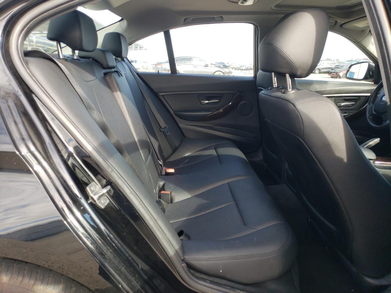 2015 BMW 320 I - zdjęcie 10