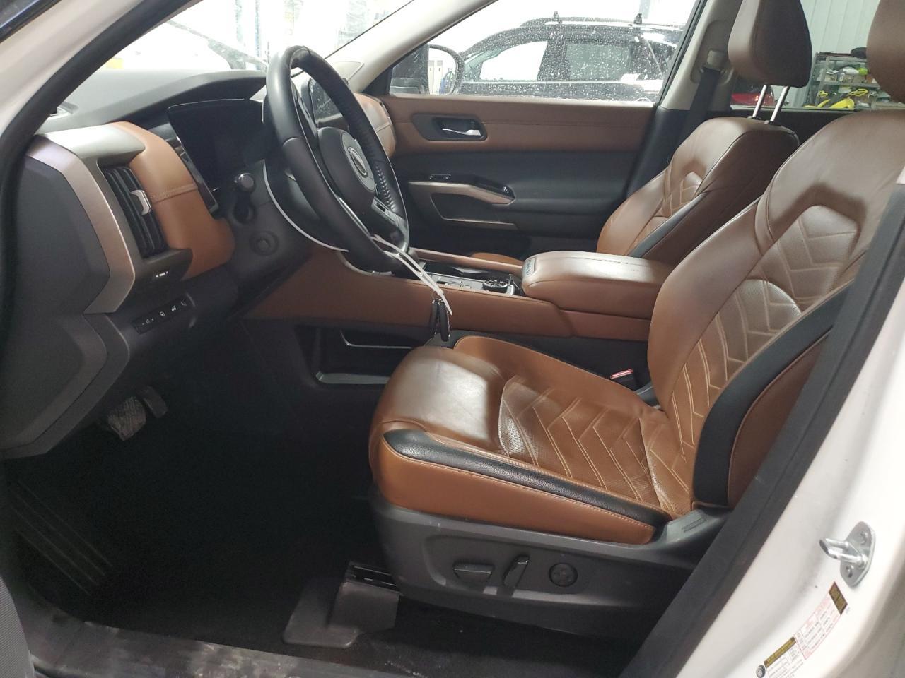 2022 Nissan Pathfinder Platinum - zdjęcie 7