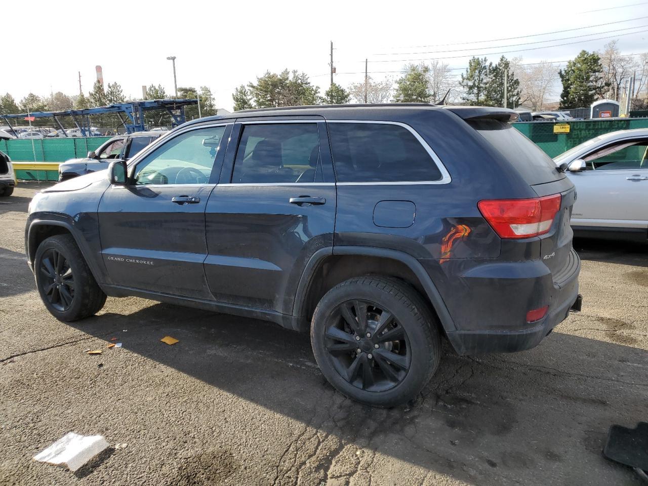 2013 Jeep Grand Cherokee Laredo - zdjęcie 2