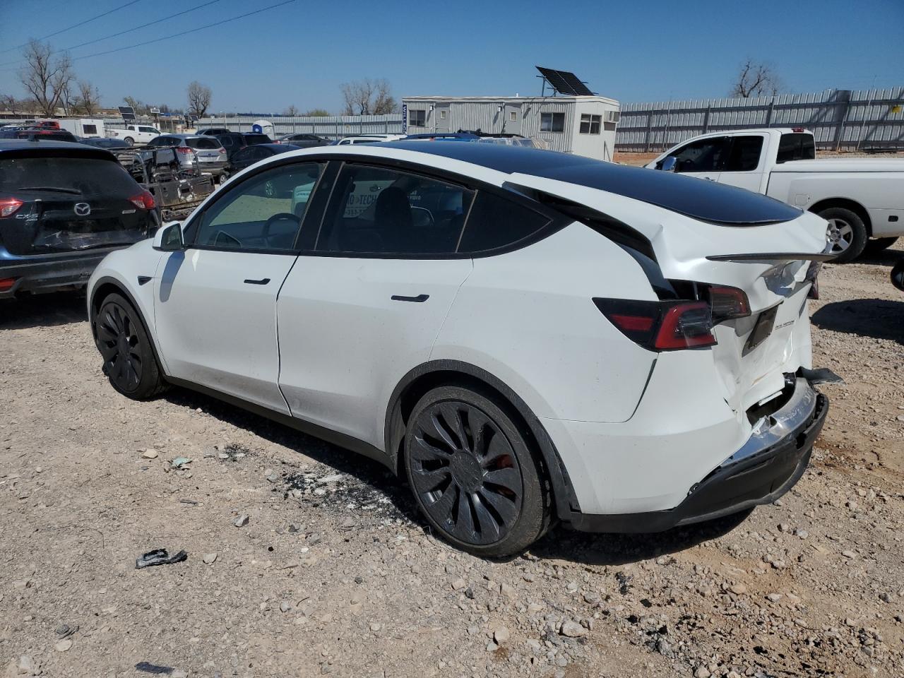 2024 Tesla Model Y - zdjęcie 2