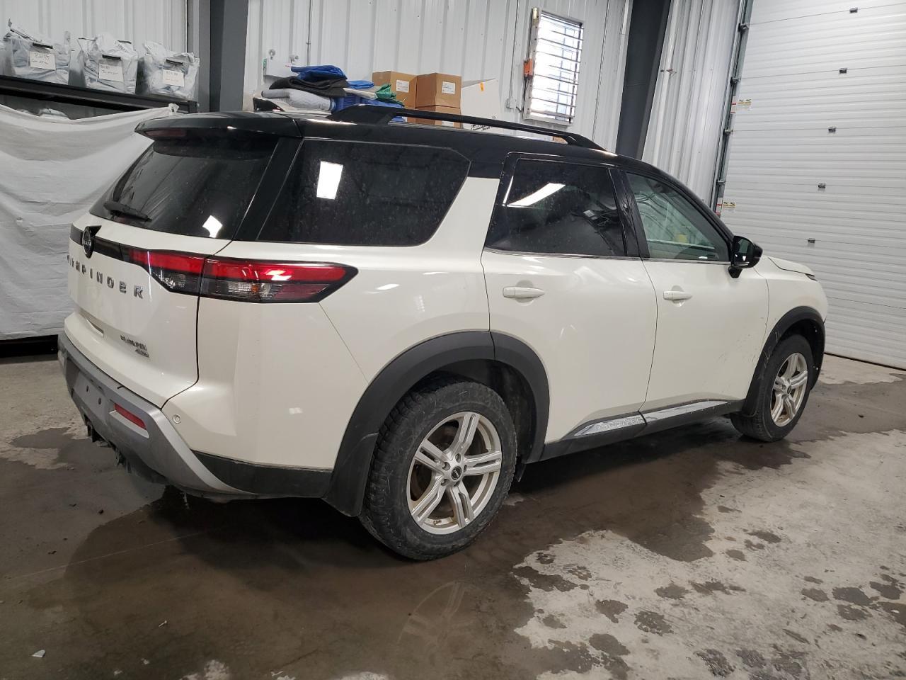 2022 Nissan Pathfinder Platinum - zdjęcie 3