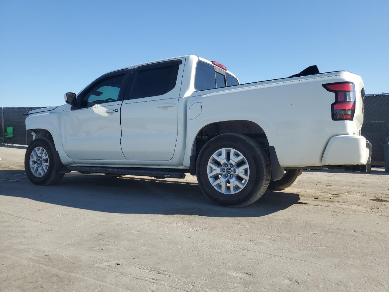 2022 Nissan Frontier S - zdjęcie 2