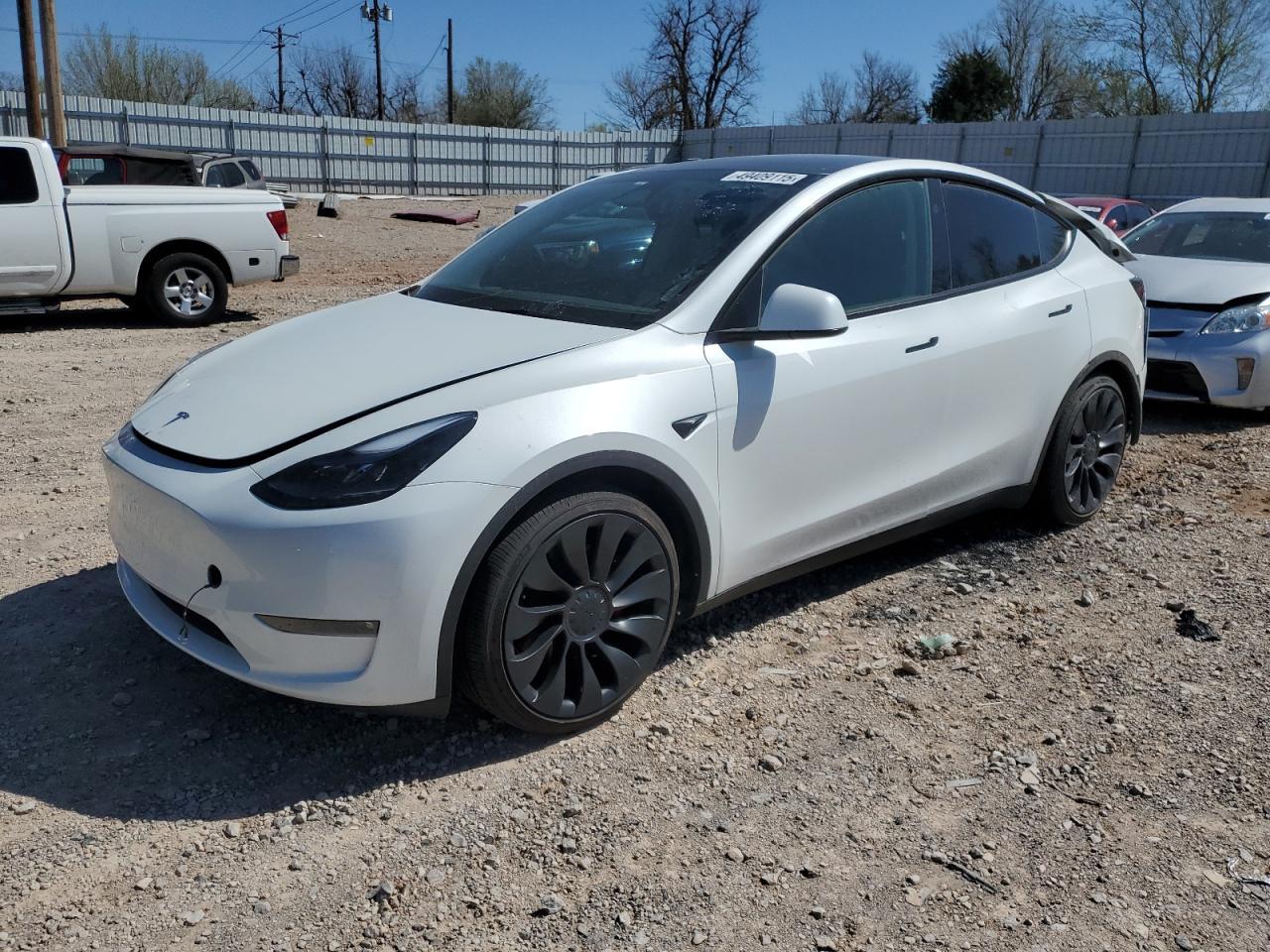 2024 Tesla Model Y - zdjęcie główne