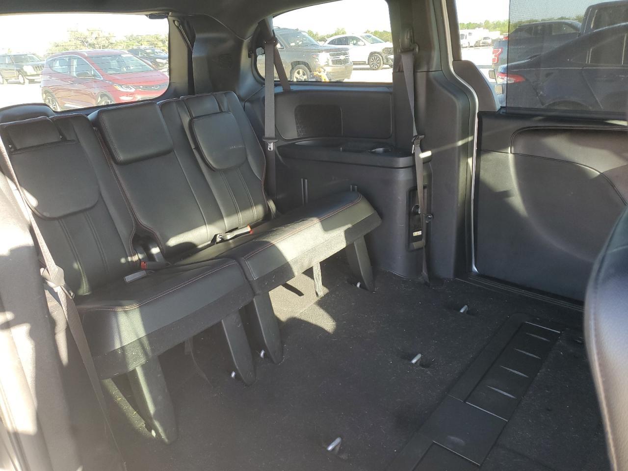 2019 Dodge Grand Caravan Gt - zdjęcie 12