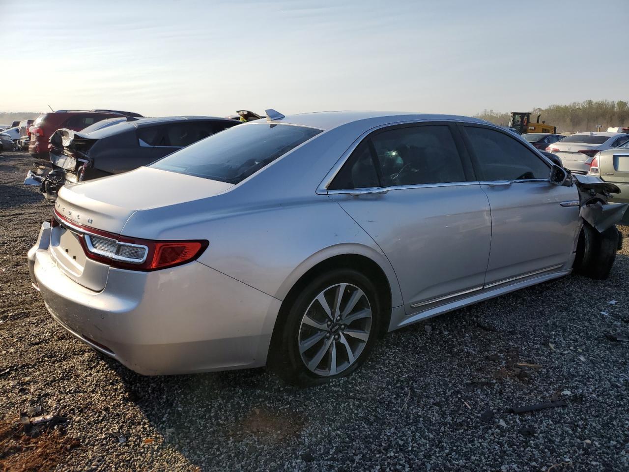 2018 Lincoln Continental Premiere - zdjęcie 3