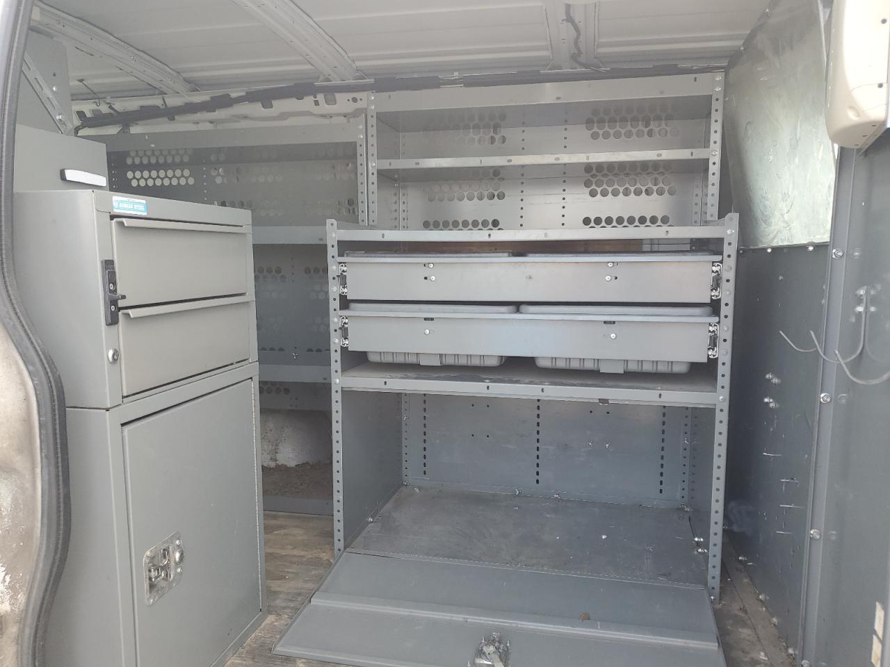 2013 Chevrolet Express G2500 - zdjęcie 11