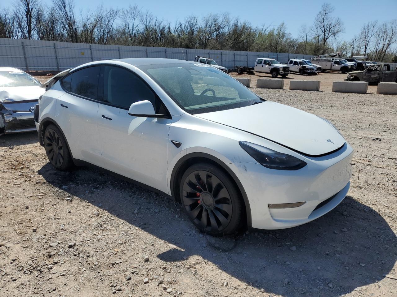2024 Tesla Model Y - zdjęcie 4