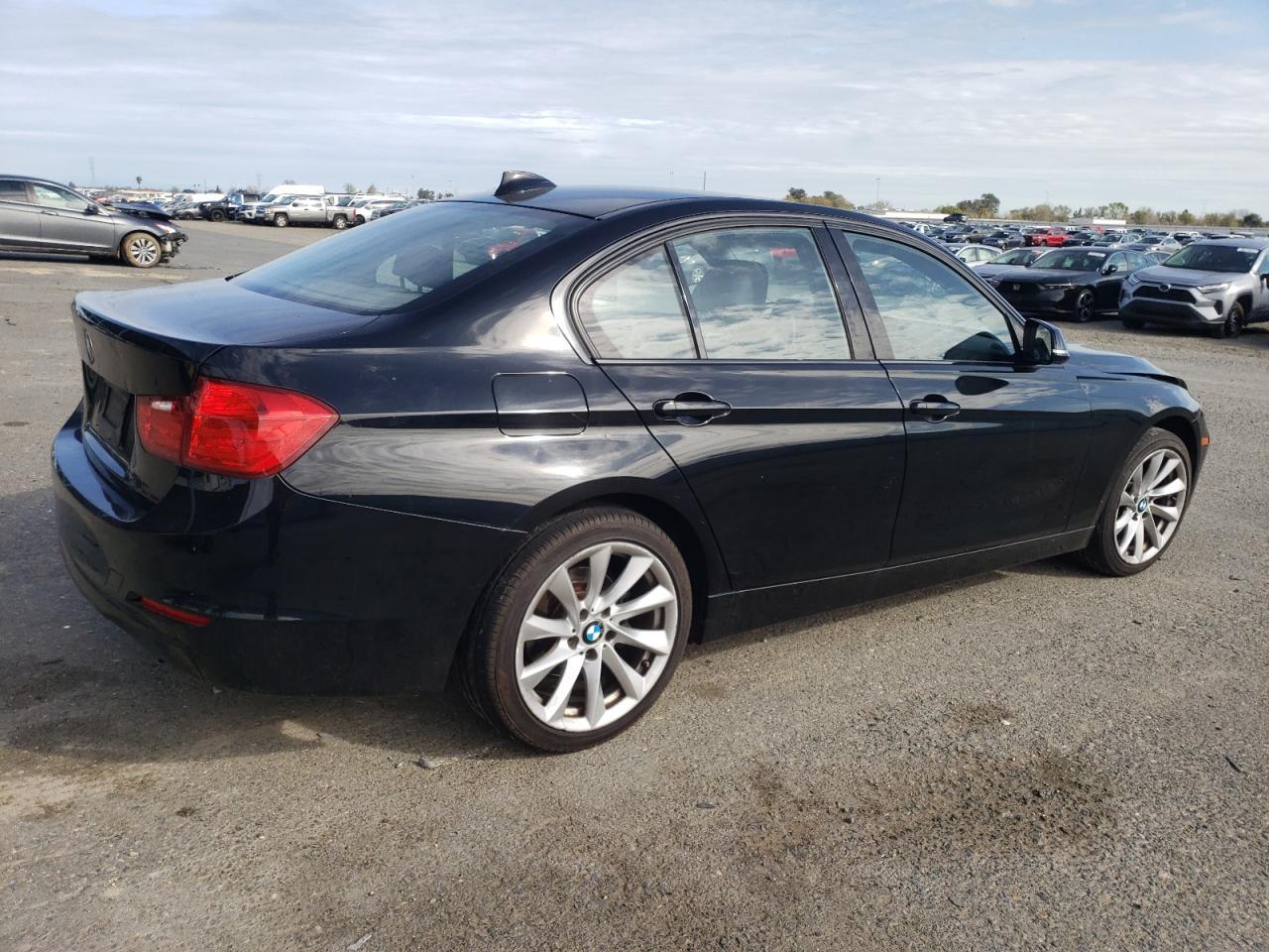 2015 BMW 320 I - zdjęcie 3