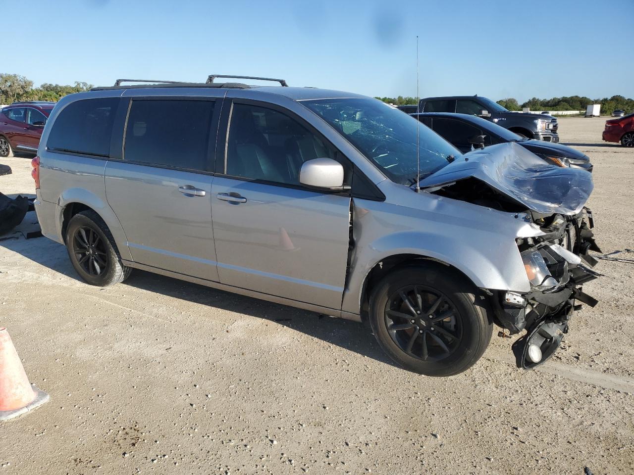 2019 Dodge Grand Caravan Gt - zdjęcie 4