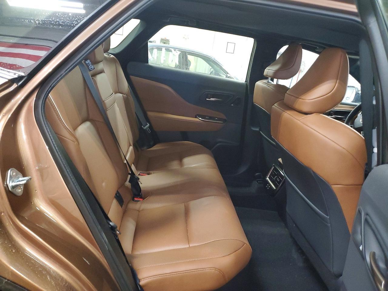 2026 Toyota Crown Signia Limited - zdjęcie 11