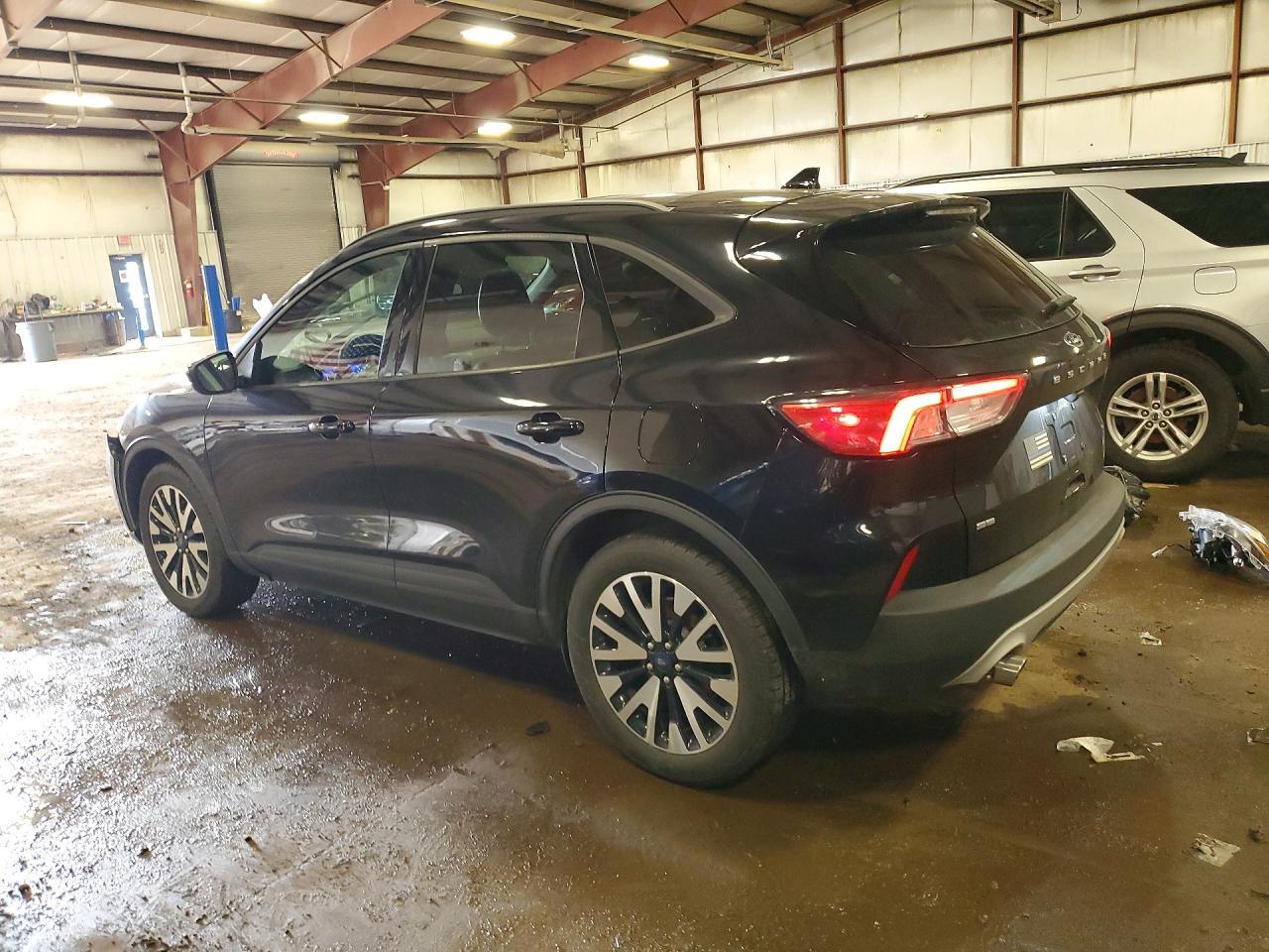 2020 Ford Escape - zdjęcie 2