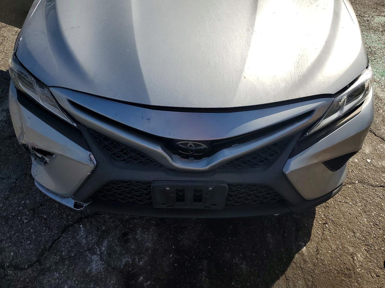 2018 Toyota Camry Se - zdjęcie 11