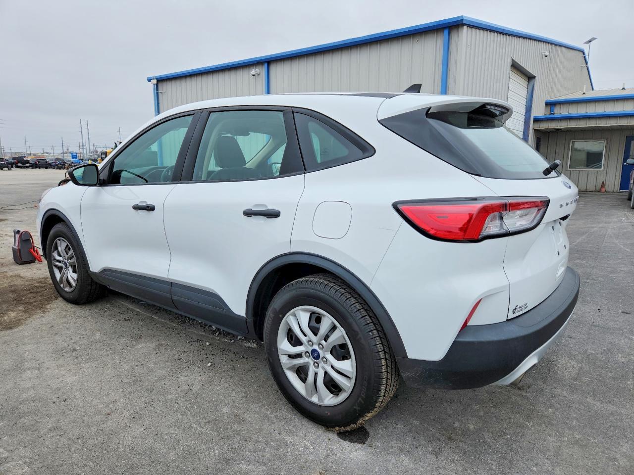 2020 Ford Escape S - zdjęcie 2