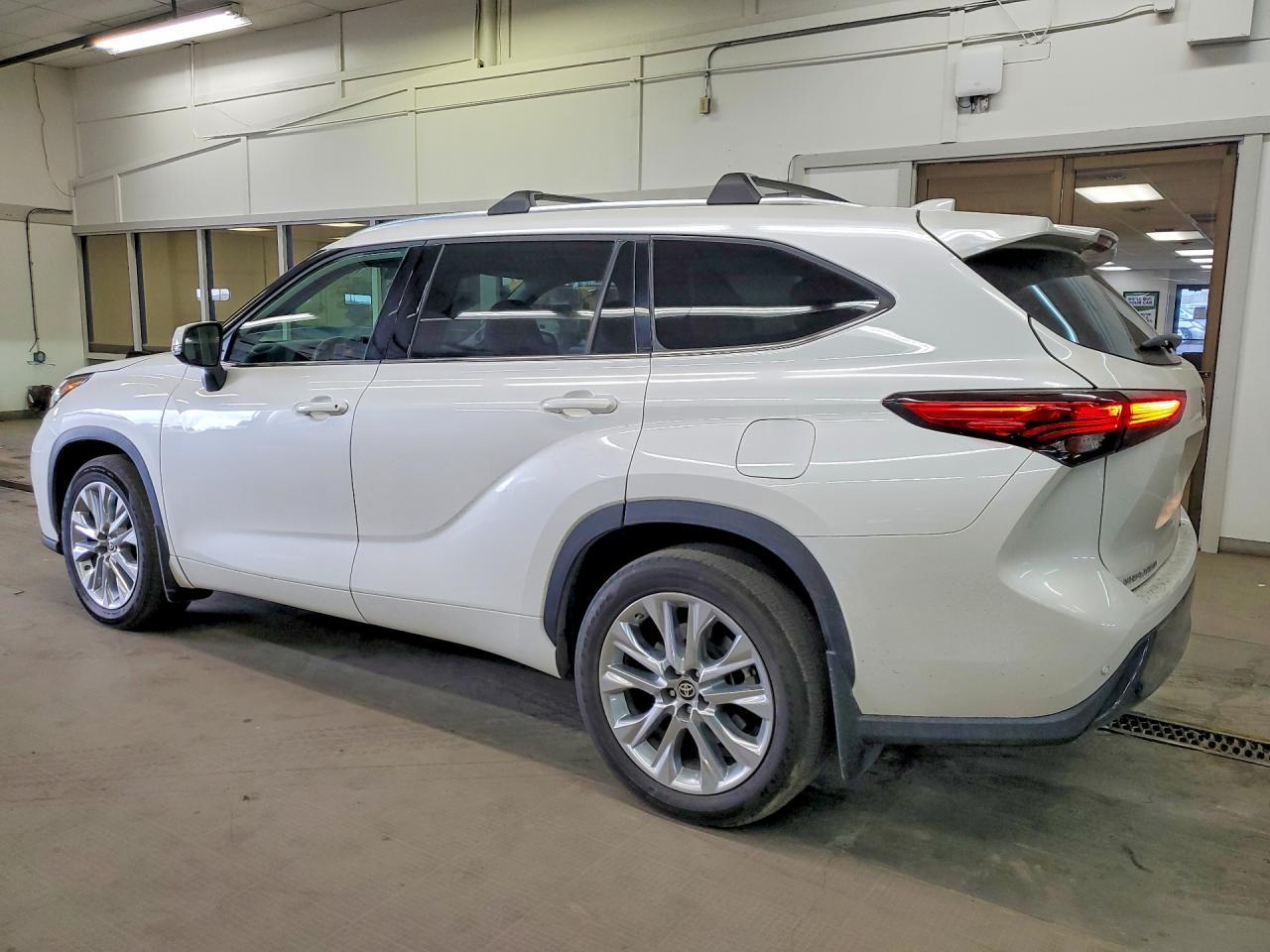 2020 Toyota Highlander Limited - zdjęcie 2