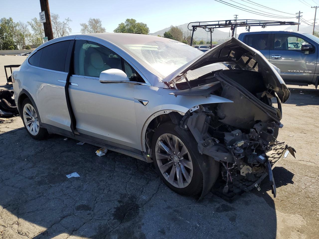 2017 Tesla Model X - zdjęcie 4