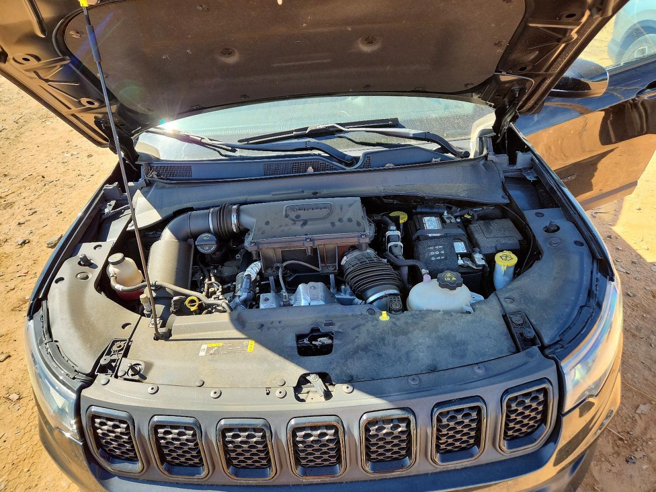 2023 Jeep Compass Latitude - zdjęcie 12