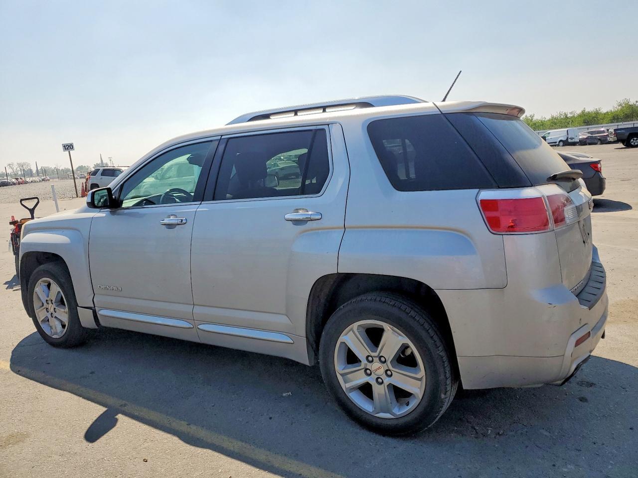 2014 GMC Terrain Denali - zdjęcie 2
