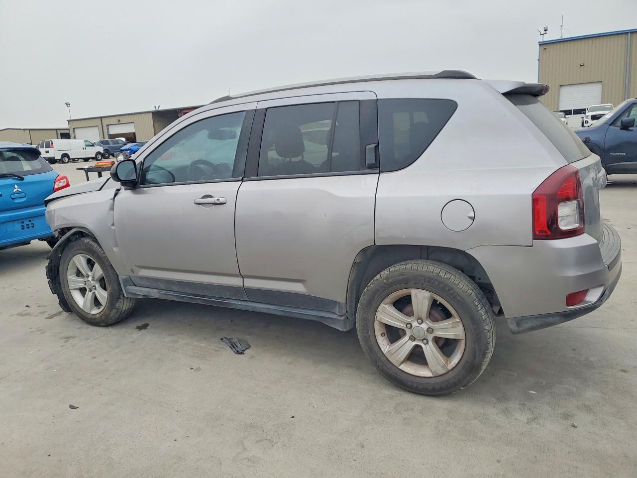 2016 Jeep Compass Sport - zdjęcie 2