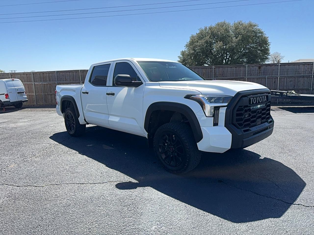 2024 Toyota Tundra Sr - zdjęcie główne