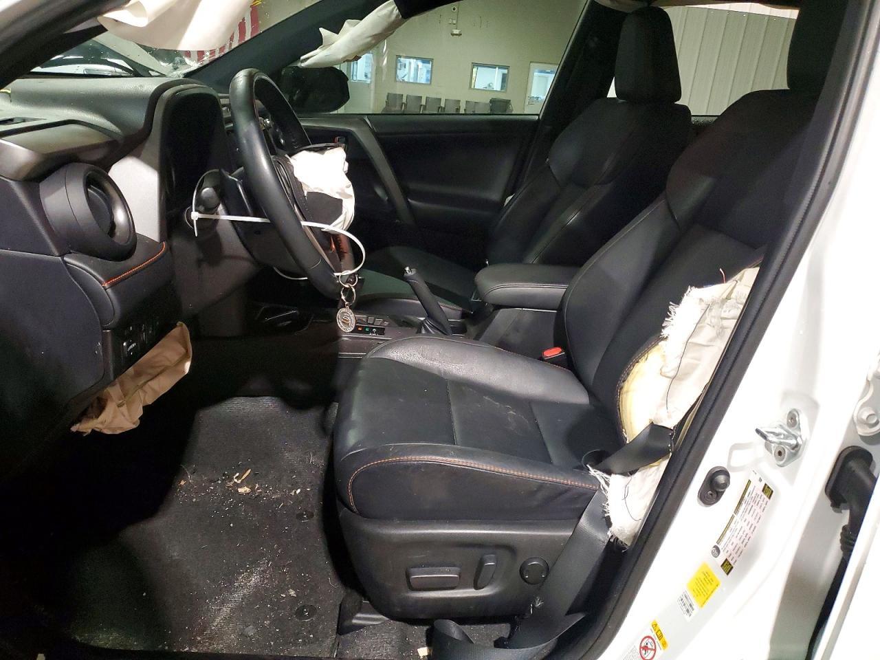 2017 Toyota Rav4 Se - zdjęcie 7