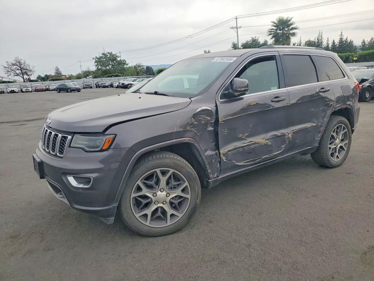2018 Jeep Grand Cherokee Limited - zdjęcie główne