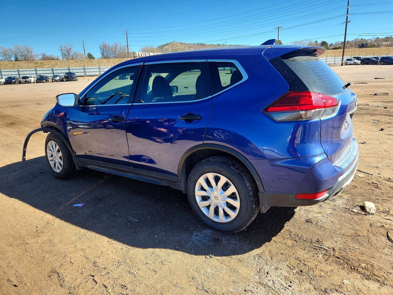 2017 Nissan Rogue S - zdjęcie 2