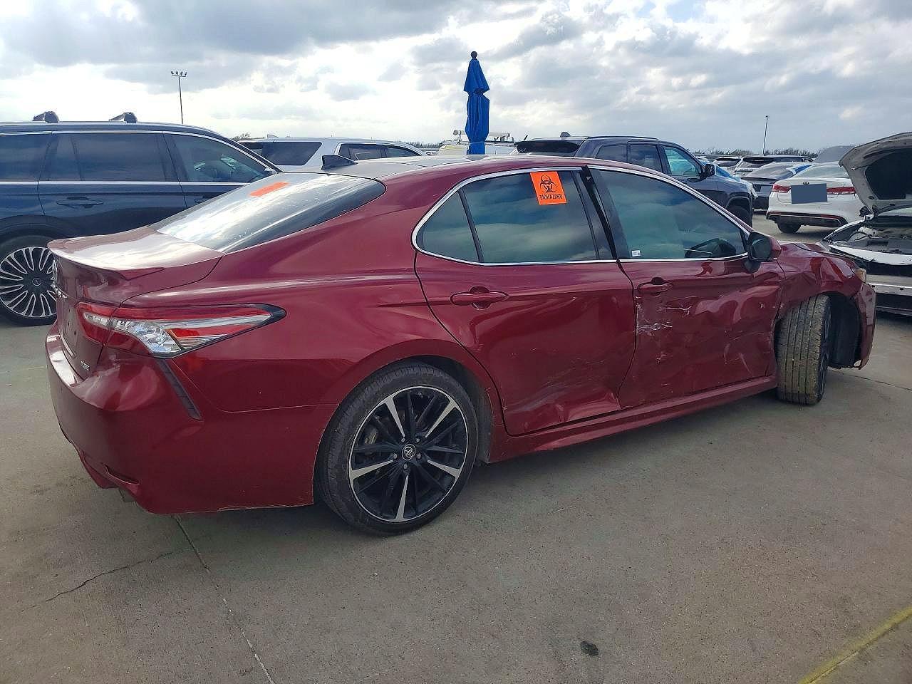 2018 Toyota Camry Xse - zdjęcie 3