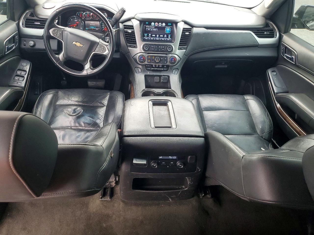 2018 Chevrolet Suburban C1500 Lt - zdjęcie 8