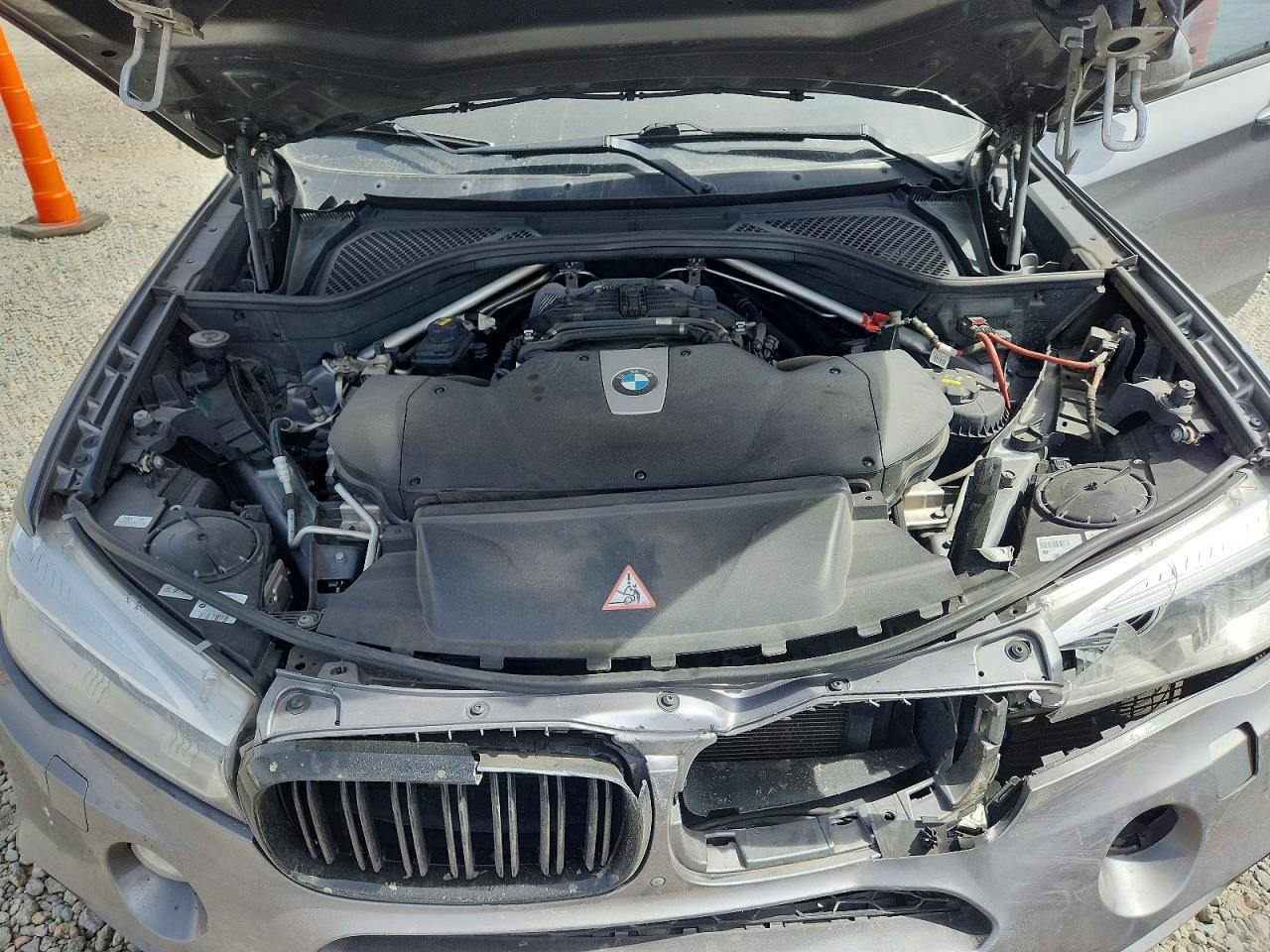 2016 BMW X5 xDrive50I - zdjęcie 12