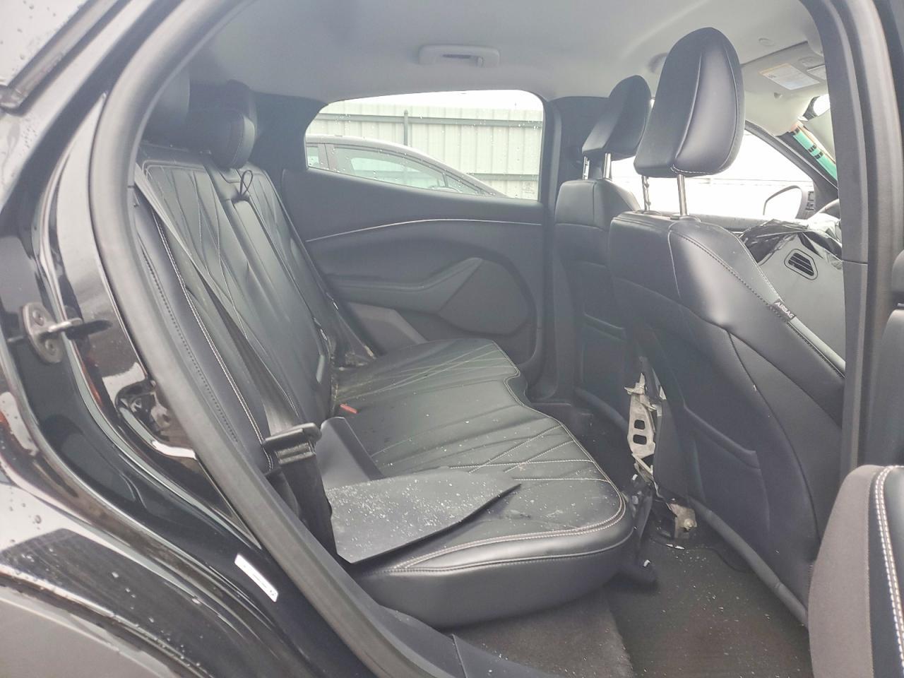 2022 Ford Mustang Mach-E Select - zdjęcie 11