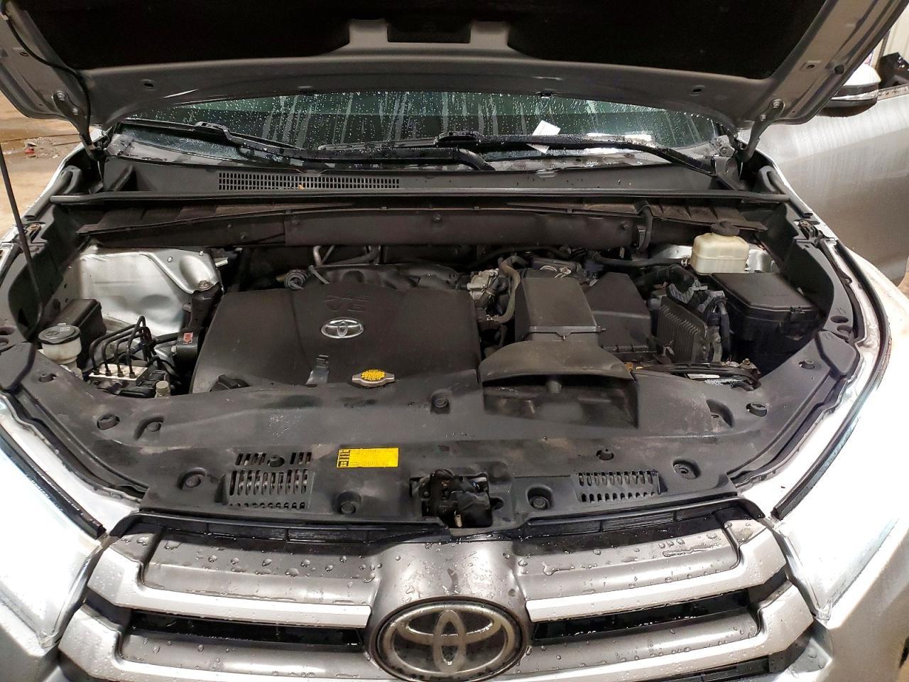 2017 Toyota Highlander Le - zdjęcie 12